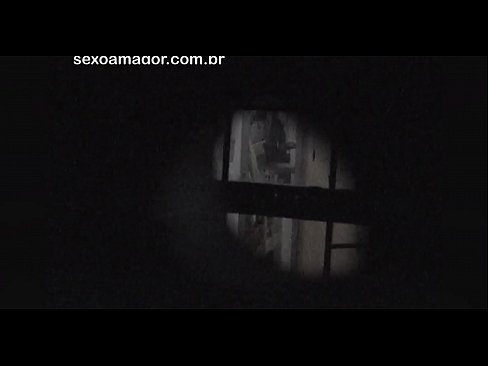❤️ Blondie bliver hemmeligt videooptaget af en voyeur fra nabolaget gemt bag hule mursten Skøn porno at da.tubesexer-com.ru